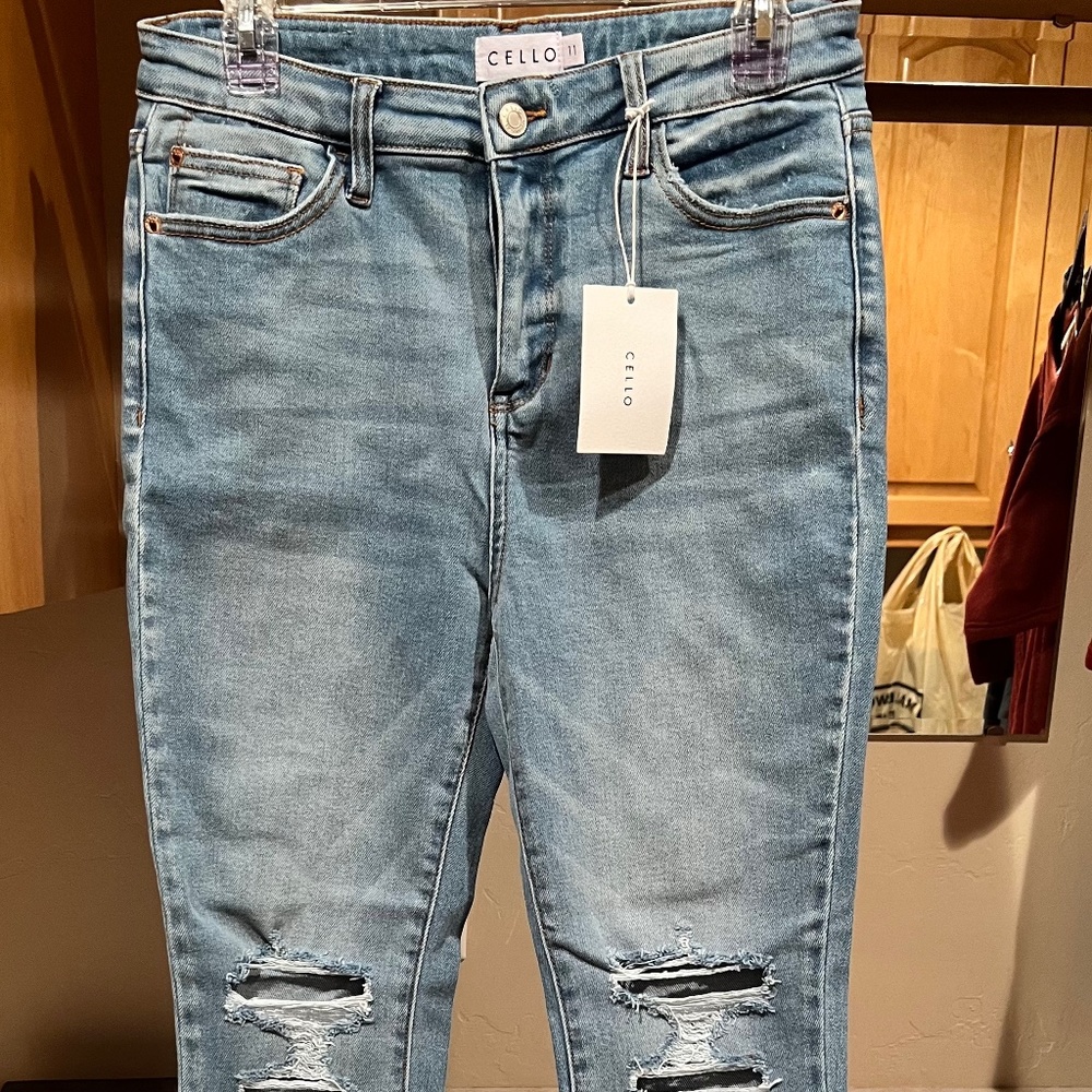 Cello size 11 high rise cropped skinny jean